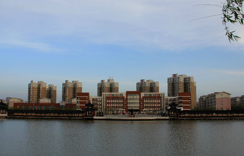 新聞名稱：最美校園--甯夏中衛中學（喬梅攝影(yǐng)）
添加日期：2015-05-13 17:40:41
浏覽次數(shù)：3969