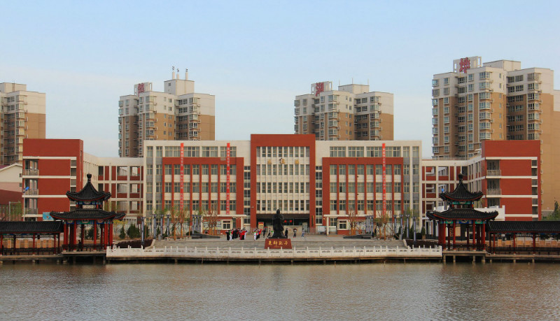 新聞名稱：最美校園--甯夏中衛中學（喬梅攝影(yǐng)）
添加日期：2015-05-13 17:41:17
浏覽次數(shù)：3712