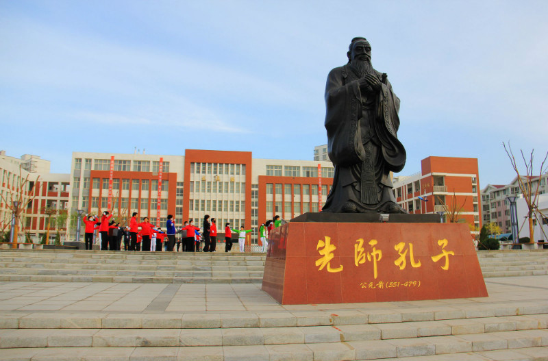 新聞名稱：最美校園--甯夏中衛中學（喬梅攝影(yǐng)）
添加日期：2015-05-13 17:43:17
浏覽次數(shù)：4210