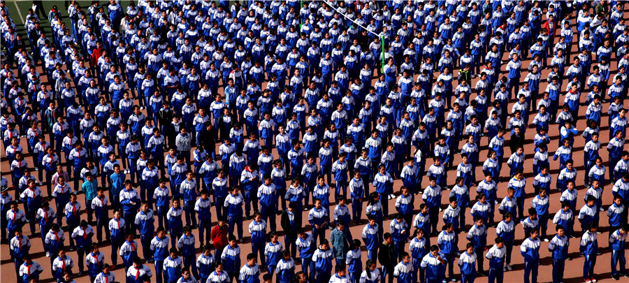 新聞名稱：我校升旗儀式
添加日期：2018-03-27 11:37:52
浏覽次數(shù)：2619