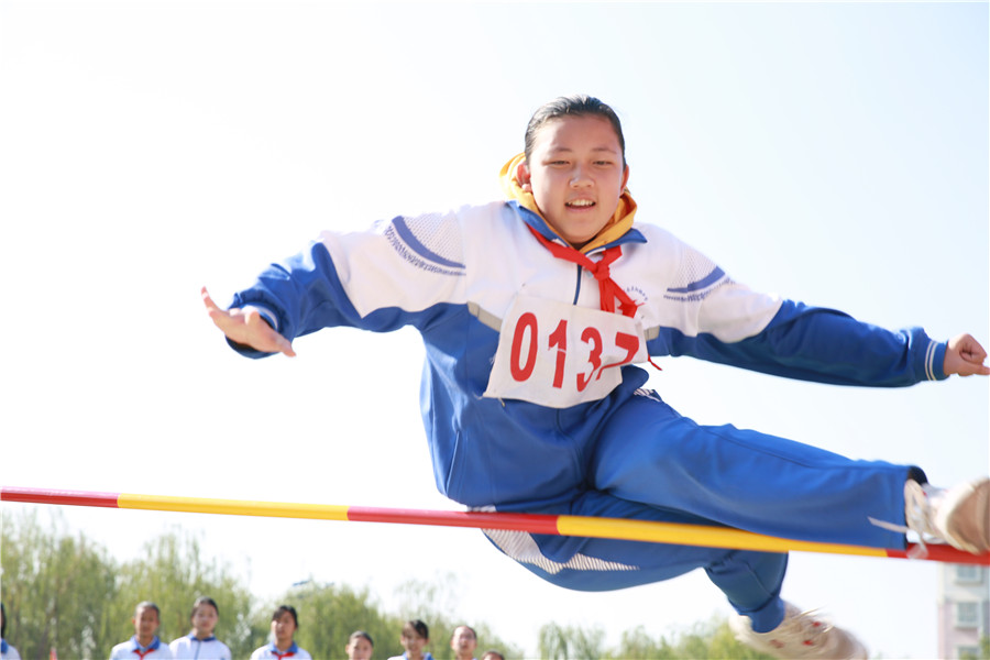 新聞名稱：鏖戰賽場(chǎng)
添加日期：2019-09-27 13:55:43
浏覽次數(shù)：2420